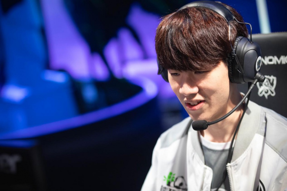 2025全球总决赛：瑞士阶段第一天开幕，观众人数下降